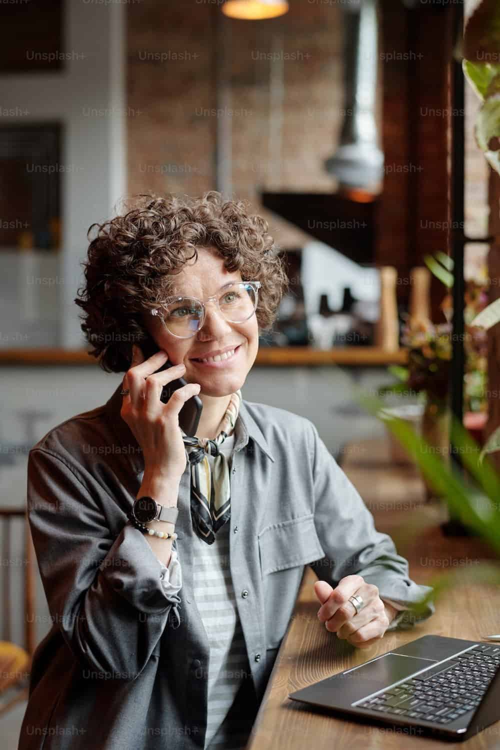 From unknown to in-demand: How to market yourself online as an independent consultant or freelancer